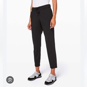 Lululemon on the fly pants